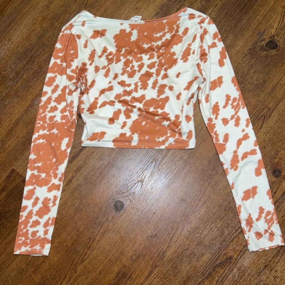 ⭐️Peach Love California White Orange/ Tan Cow Print Long Sleeve Crop Top Size S - Picture 7 of 11